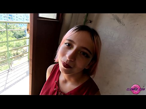 ❤️ دانش آموز حسی یک غریبه را در بیرون می مکد - تقدیر روی صورتش ❤️ پورنو روسی در ما ❌❤